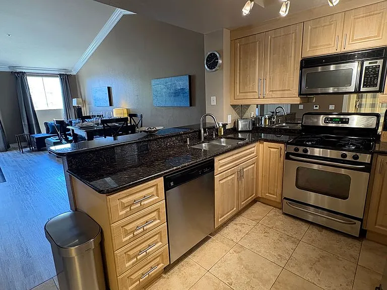 220 E Flamingo Rd #422 — Photo 2