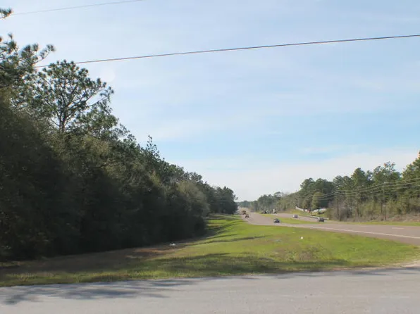 22 Honey Ln #A, Crestview, FL 32539