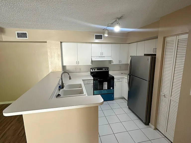 205-4828 State Highway 205 #205 — Photo 9