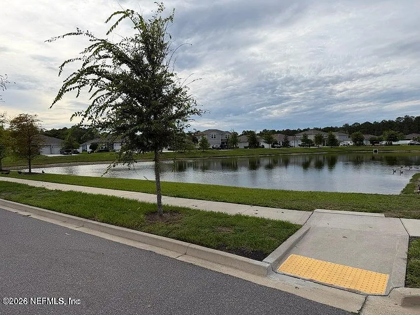 3 bed, 2.5 bath, 2596 sqft, $2,900 — Photo 3