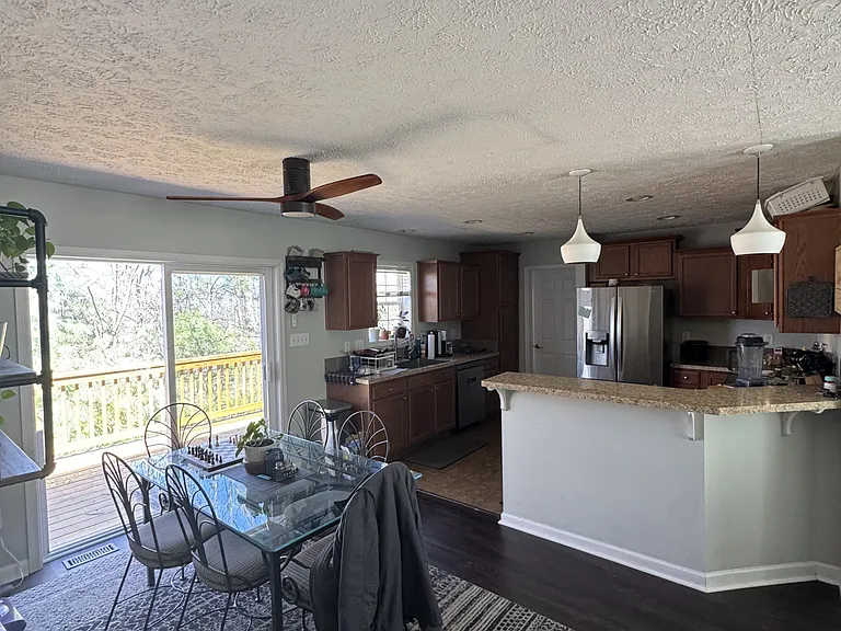 596 White Laurel Ln — Photo 2