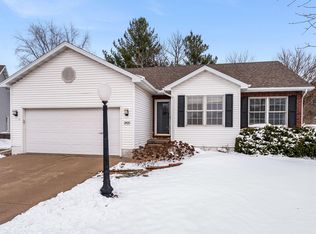 2805 Kaitlyn Dr, Muscatine, IA 52761