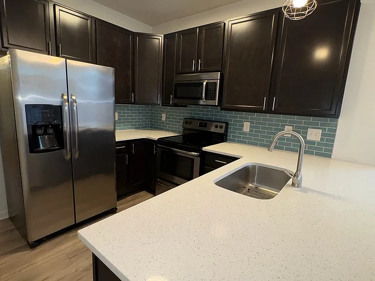 2424 N New Jersey St — Photo 13