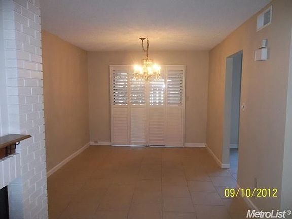 5th image of 40 W Yorkshire Dr