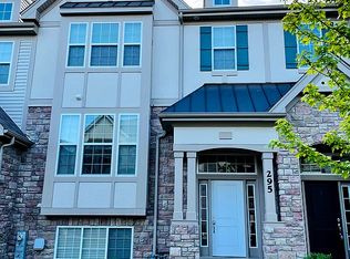 296 Bennett Dr, Carol Stream, IL 60188