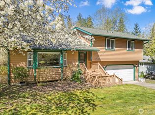 201 NE Mahonia Dr, Belfair, WA 98528