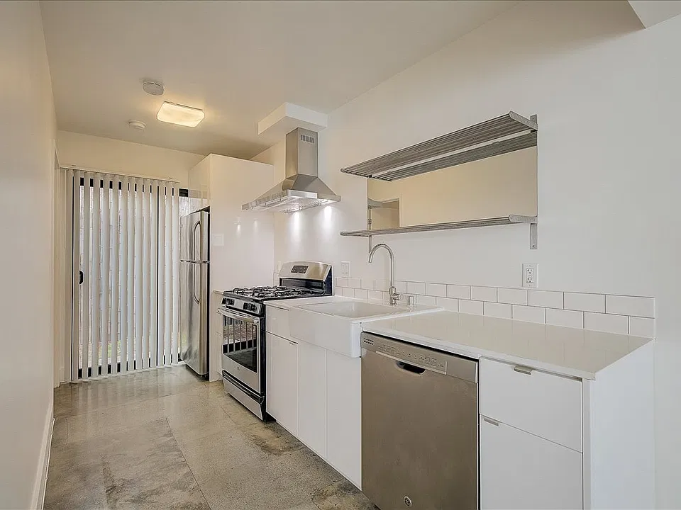 208 S Avenue 58 #1