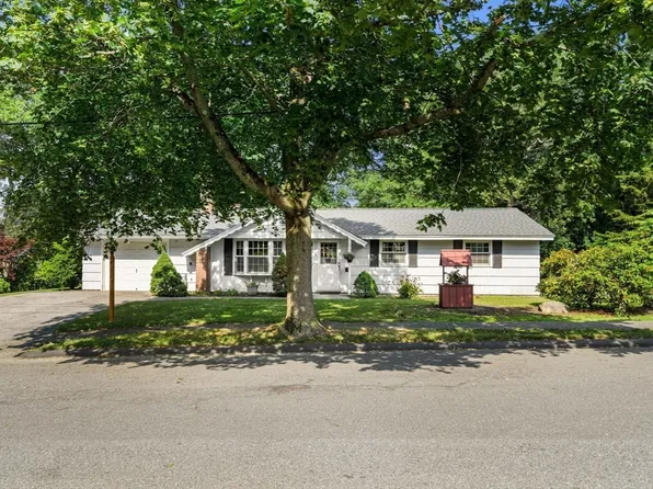 5 Villa Ln, Peabody, MA 01960