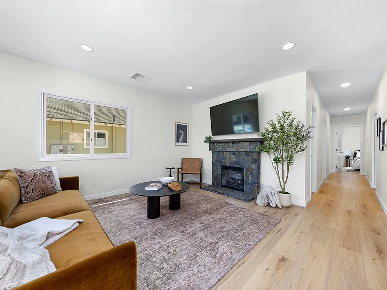 4062 Goldfinch St — Photo 27