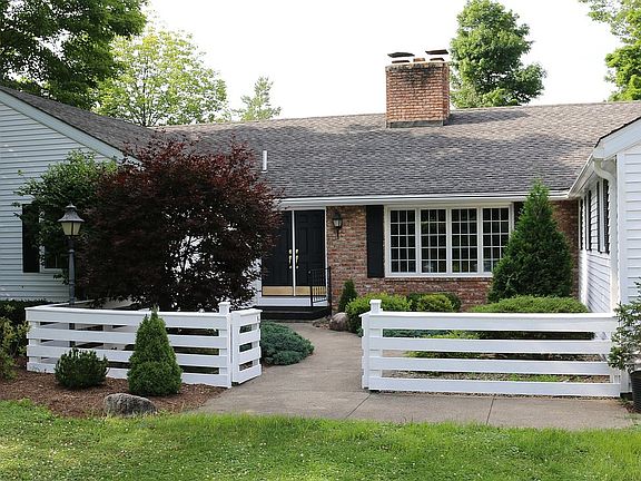 Front Entrance Courtyard