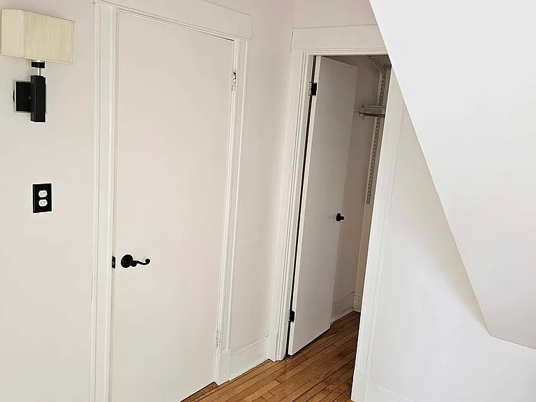 4816 W Berteau Ave #1 — Photo 8
