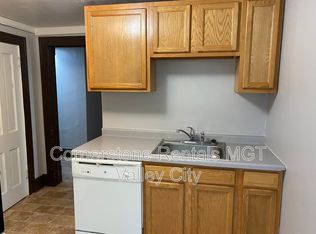 205 3rd Ave SE APT 4, Valley City, ND 58072