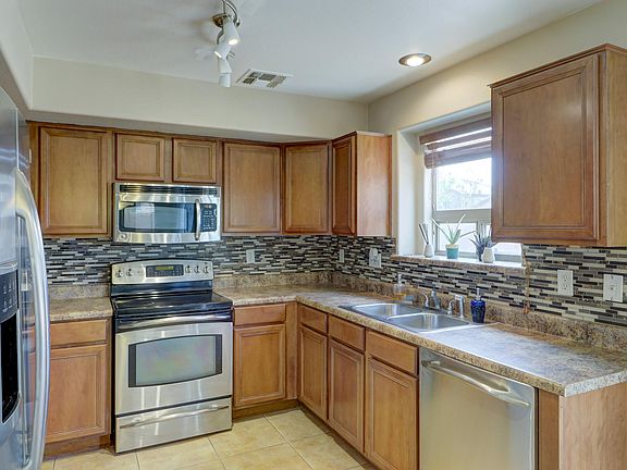 2nd image of 1294 W Jersey Way