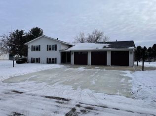202 Minnesota St SE, Racine, MN 55967