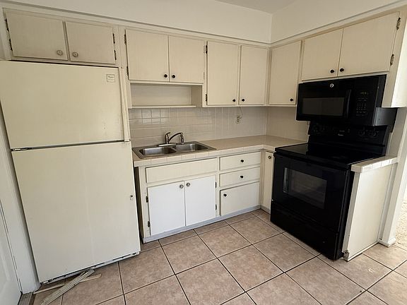 3rd image of 2225 N 19th Ave #24