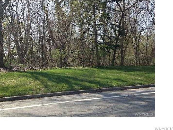 2nd image of 2075 Dodge Rd