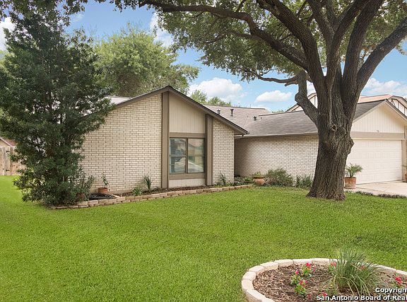 2nd image of 3506 Forest Glade St
