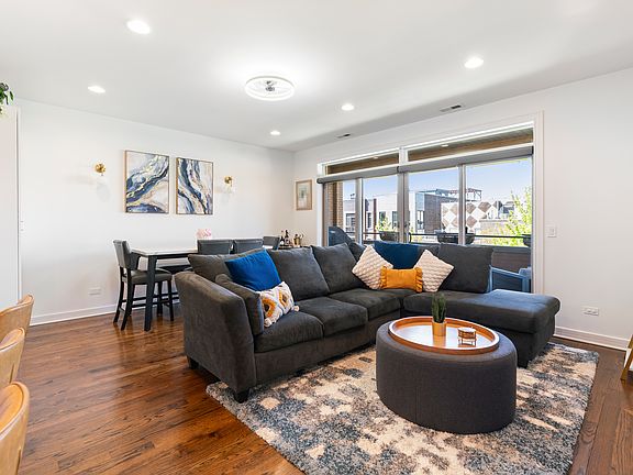 5th image of 1425 W Grand Ave #3E