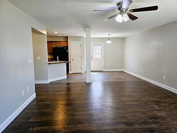 3rd image of 4835 Cameron Rd