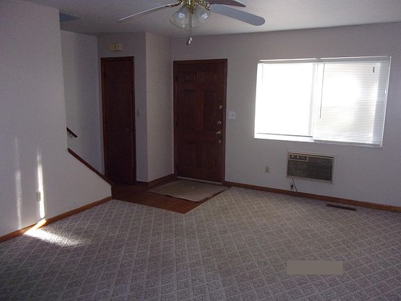 3rd image of 468 Brentwood Ave