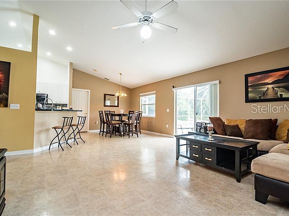 4th image of 132 Seven Oaks Dr