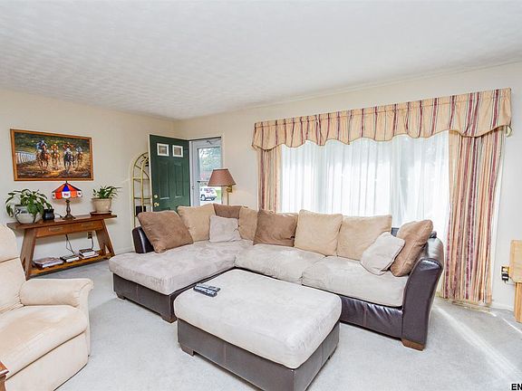 3rd image of 303 W Circular St