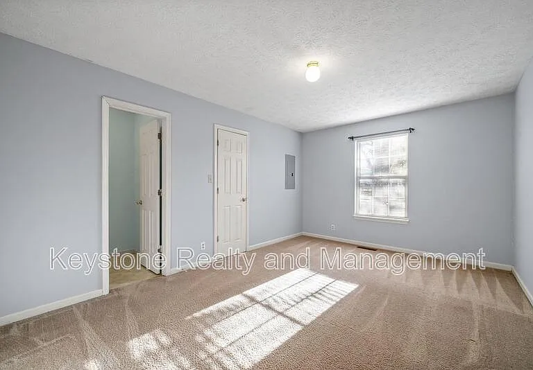 609 Artic Ave — Photo 9