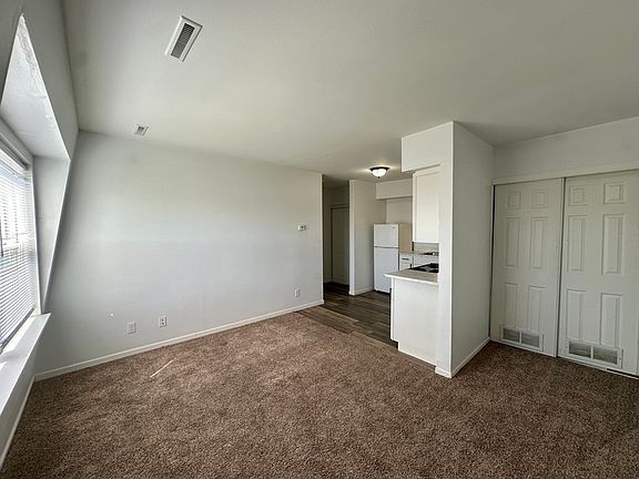 2nd image of 1440 Meadowview Dr #10