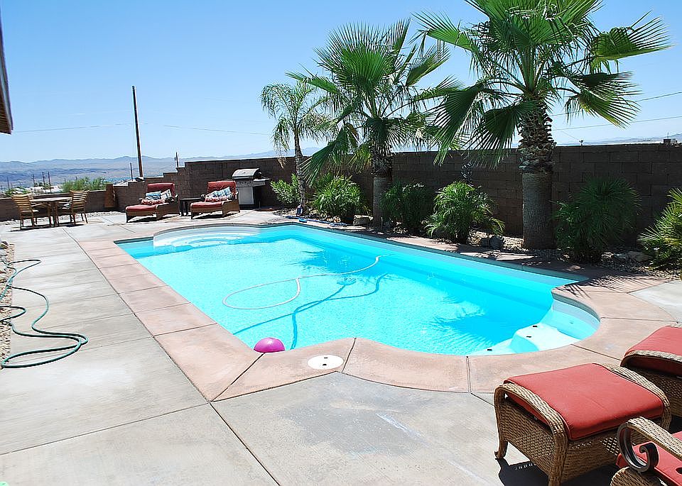 Swim laps or play!