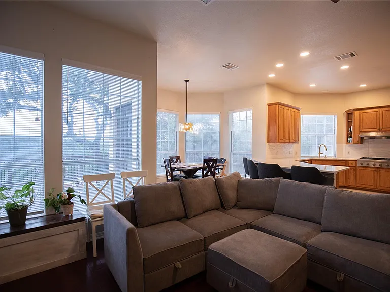 9920 Spicewood Mesa — Photo 12