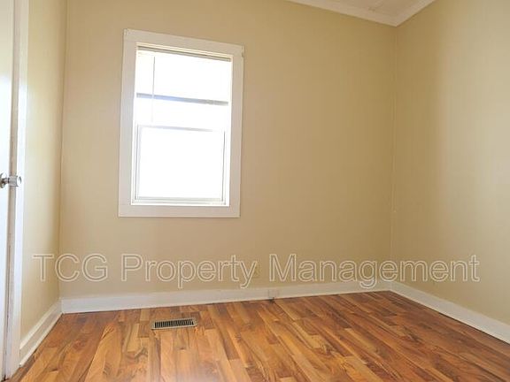 5th image of 410 N Monroe St APT 1
