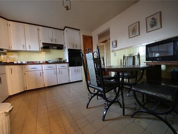 5th image of 142 Brooklane Dr