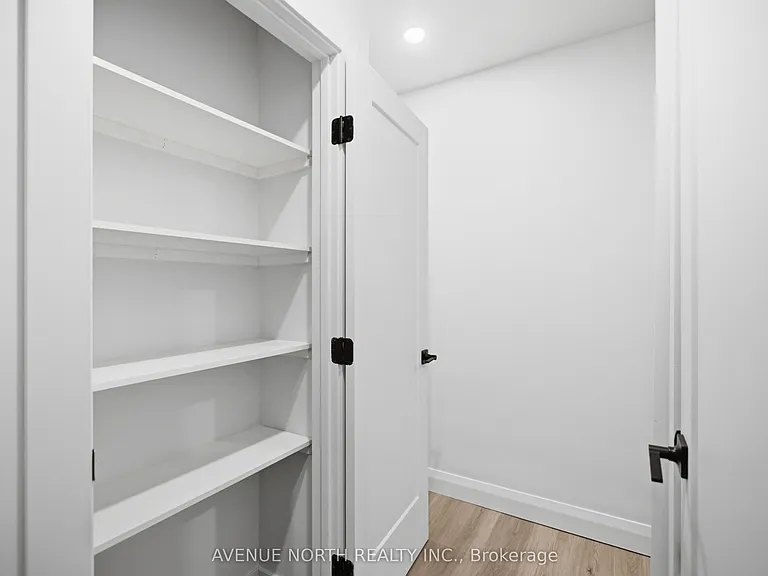 180 Clarence St #1 — Photo 15