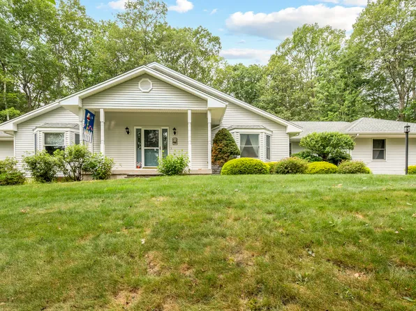 14 Crane Place, Simsbury, CT 06070