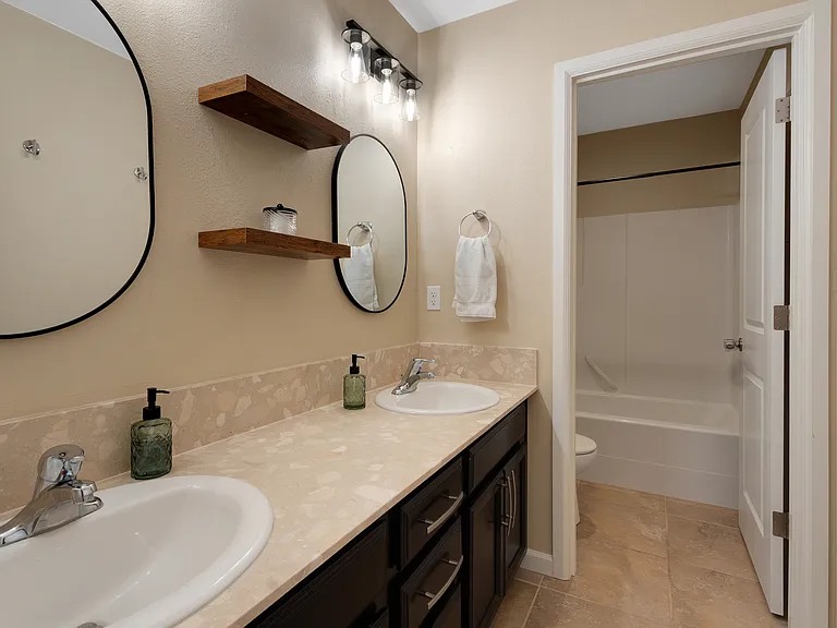 8905 Corona St NE — Photo 13
