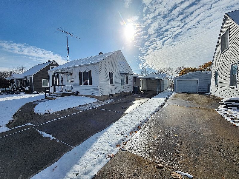 1st image of 229 New St