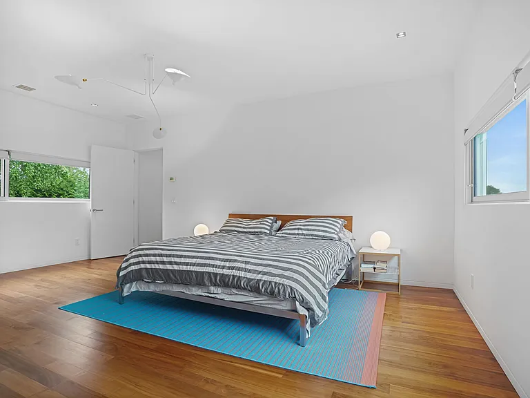 135 Middle Pond Rd — Photo 18