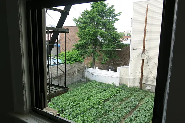 Rented by Nooklyn NYC LLC | media 11