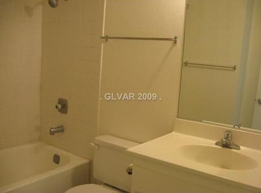 5th image of 1116 Willow Tree Dr Unit C