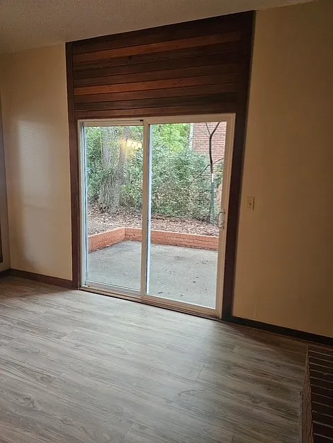 3 bed, 1.5 bath, $1,500 — Photo 3