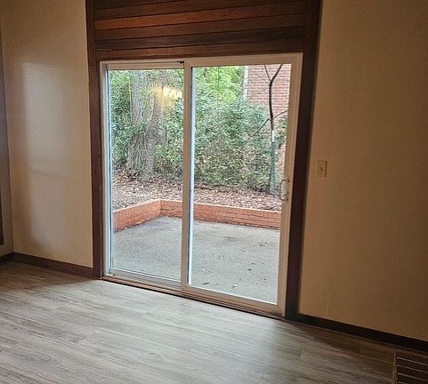 3rd image of 114 Houston St
