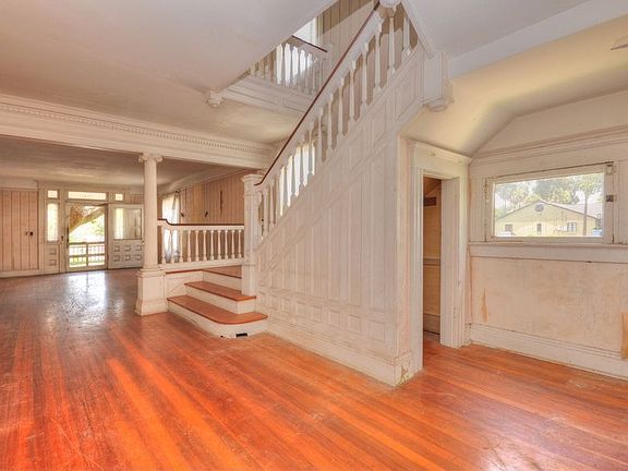 5th image of 326 S Hyde Park Ave