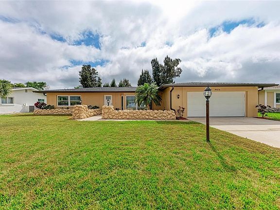 3rd image of 21 Golfview Rd S