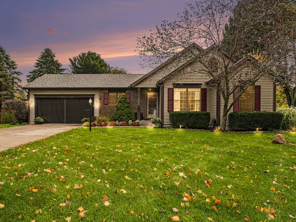 1833 Royal Dr, Niles, MI 49120