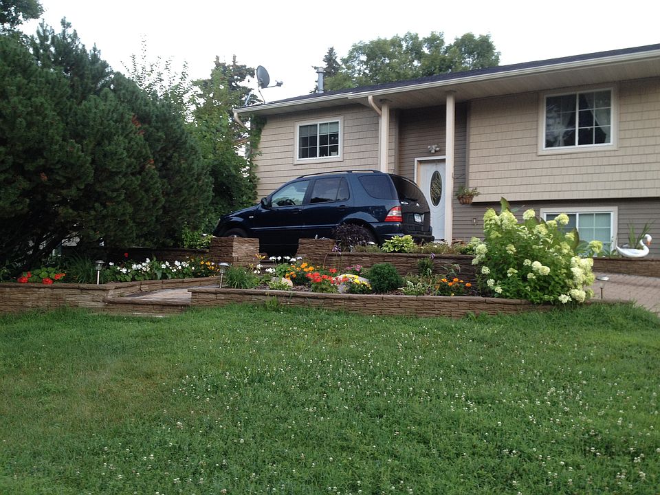 1st image of 650 Larpenteur Ave E