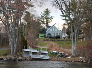 12 E Winthrop Beach Ln, Winthrop, ME 04364