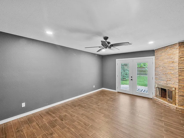 10519 Fawnview Dr — Photo 23