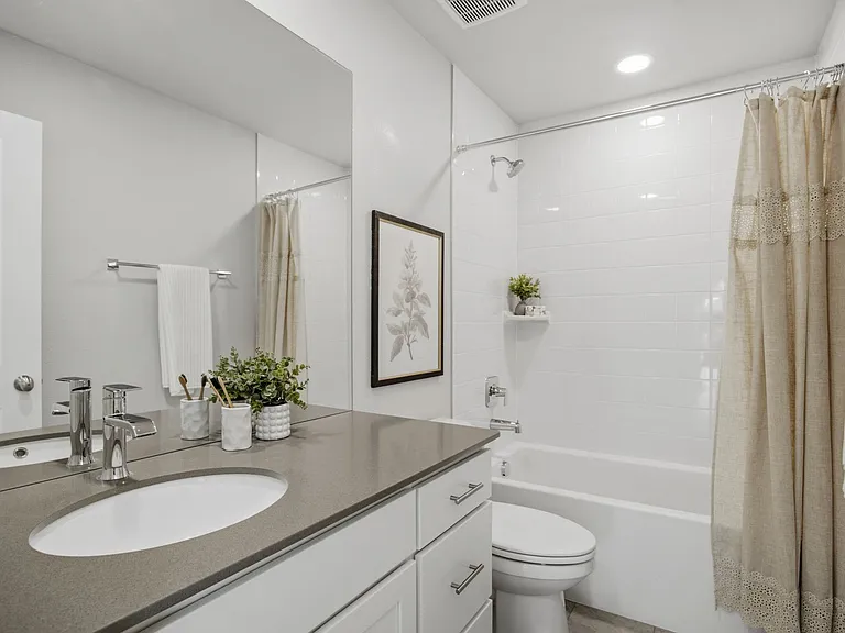 5230 Rendezvous Pkwy — Photo 31