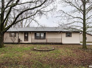 602 Lexington St, De Soto, IL 62924