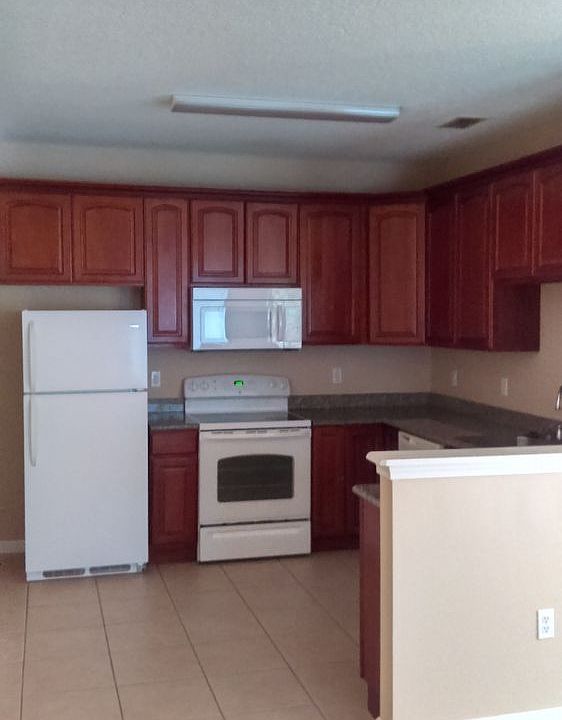 2nd image of 11464 Acorn Dr